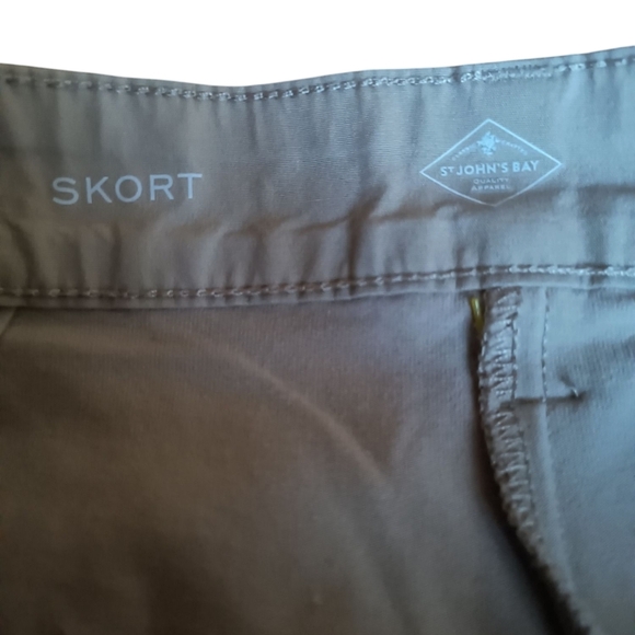 St Johns Bay Tan Skirt Size 6 - Picture 6 of 9